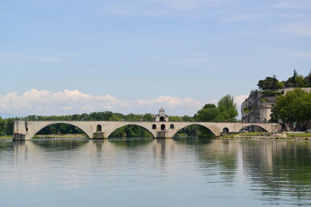 Le Pont d'Avignon in real life.